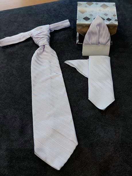 Svadobná kravata a vreckovky,