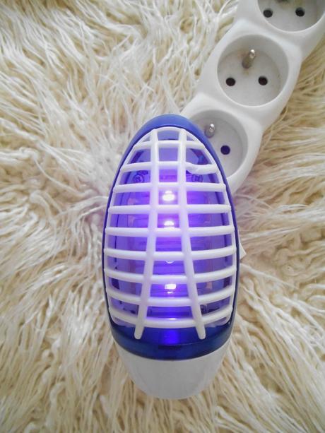 Elektrický odpudzovač komárov,