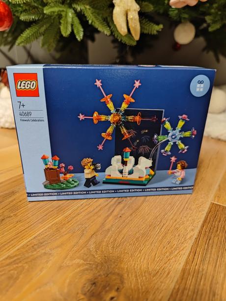 Lego 40689 - oslavy s ohňostrojom, 