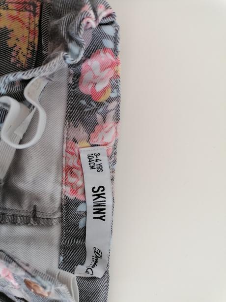 Kvietkované skinny nohavice, denim co,104