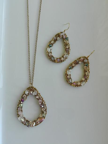 Set - náhrdelník s náušnicami,