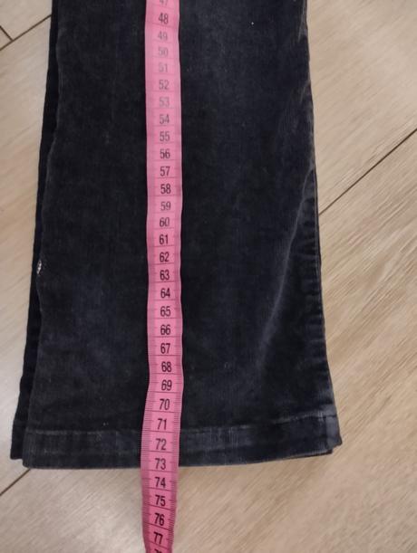 Menčestrové nohavice, tik & tak,122