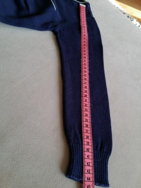 1x oblečený pulover, reserved,110