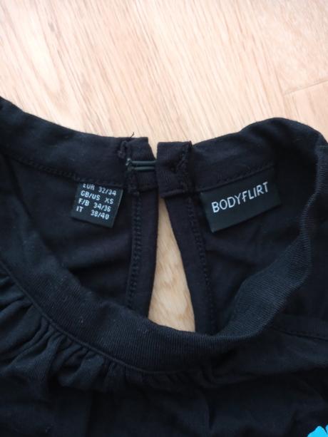 Top okolo krku s potlačou kvetov, bonprix,36