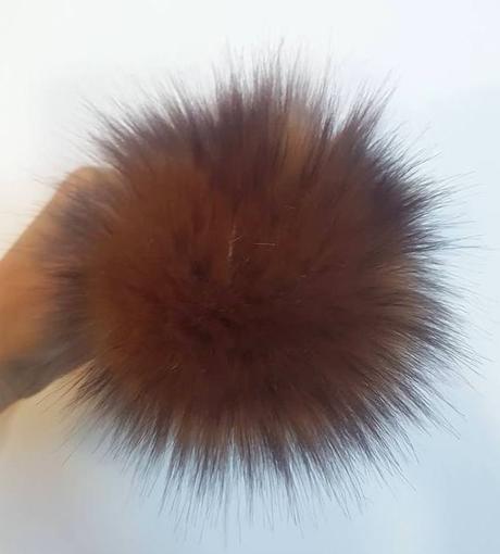 Kožušinový brmbolec 25,