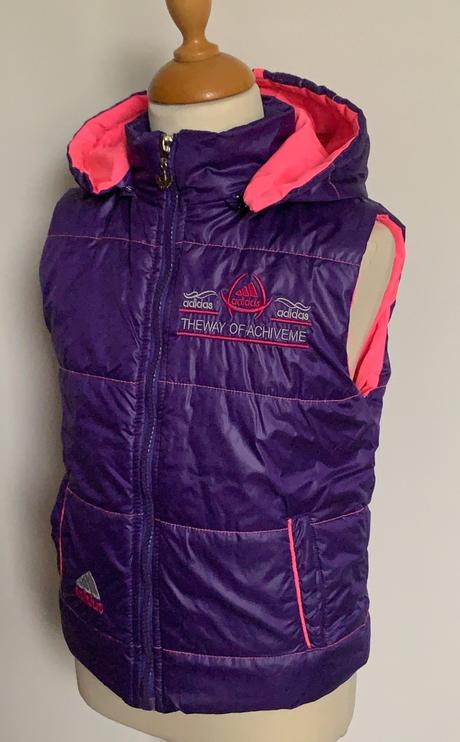 Dievčenská fialová vesta, 110