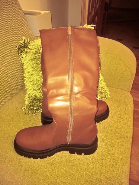 Nové čižmičky, 38