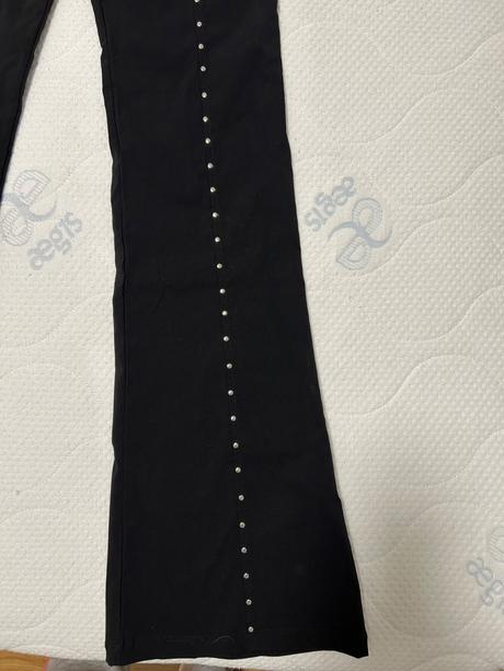 Zvonove nohavice, bershka,m