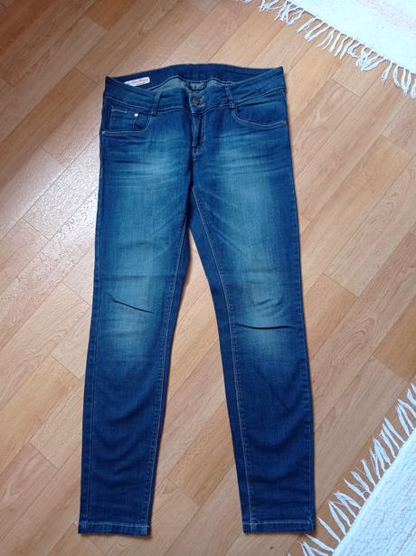 Maxi balik kvalitnych riflí, nohavic vyborny stav, m