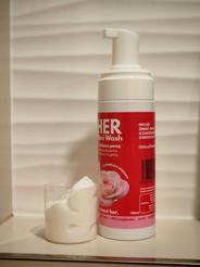 Chladivá intímna pena HER Yoni Wash, 150 ml