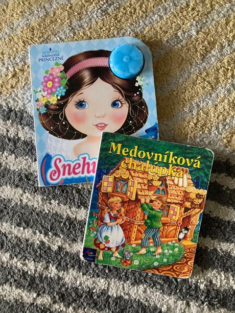 Snehulienka a medovníková chalúpka leporelá, 