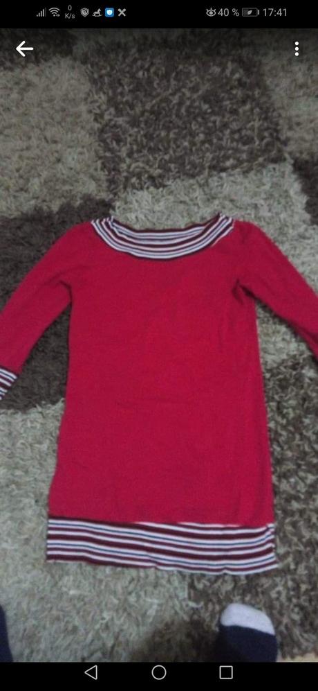 Červený pulóver, s