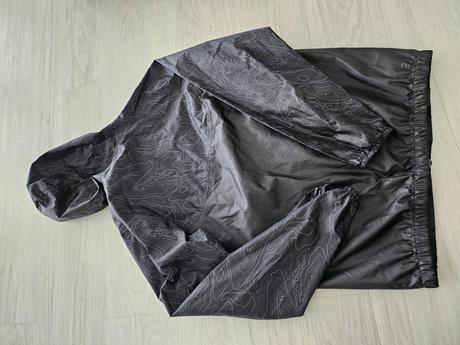 Bunda do dažďa 152, decathlon,152