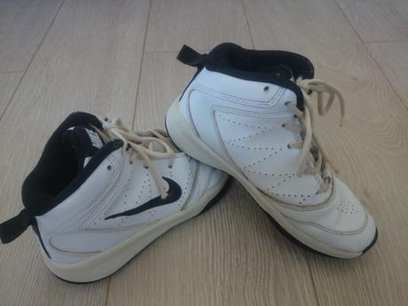 Celokožene tenisky, nike,28