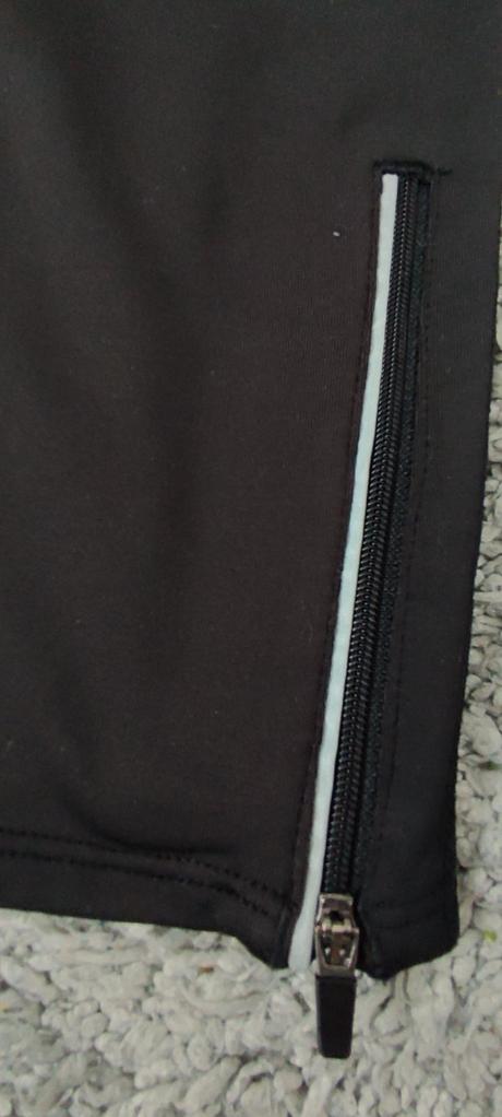 Hrejivé funkčné bežecké legíny, decathlon,152