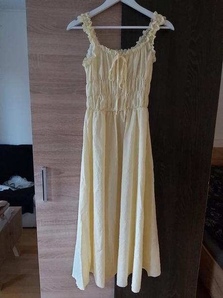 Žlté šaty., s