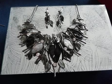 Bižutéria set na blúzku, košeľu, 