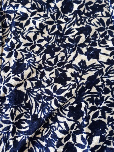 Dievčenské šaty v. 140-146, 140