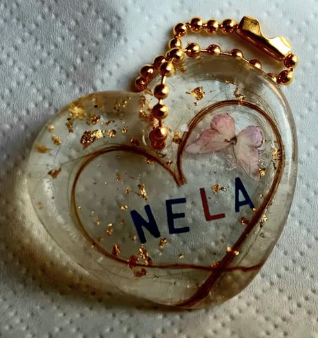 Epoxidový prívesok - zaliate vlásky, 