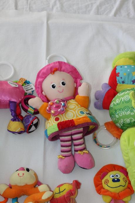 Rôzne drobné hračky,