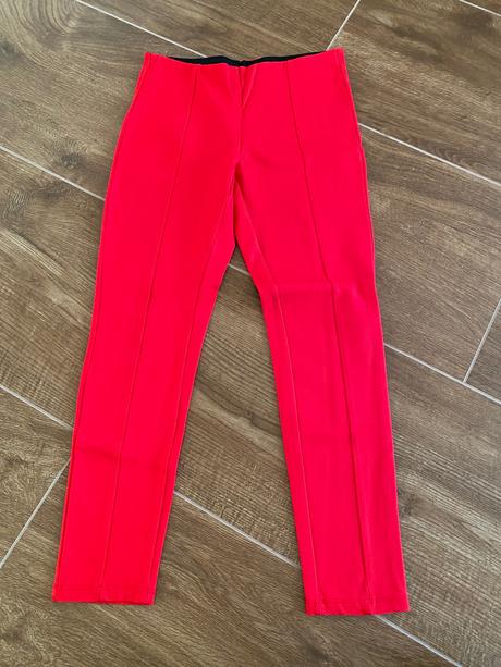Červene nohavice, zara,152