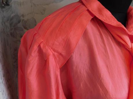 Pekna vzdušna bluzka, 46