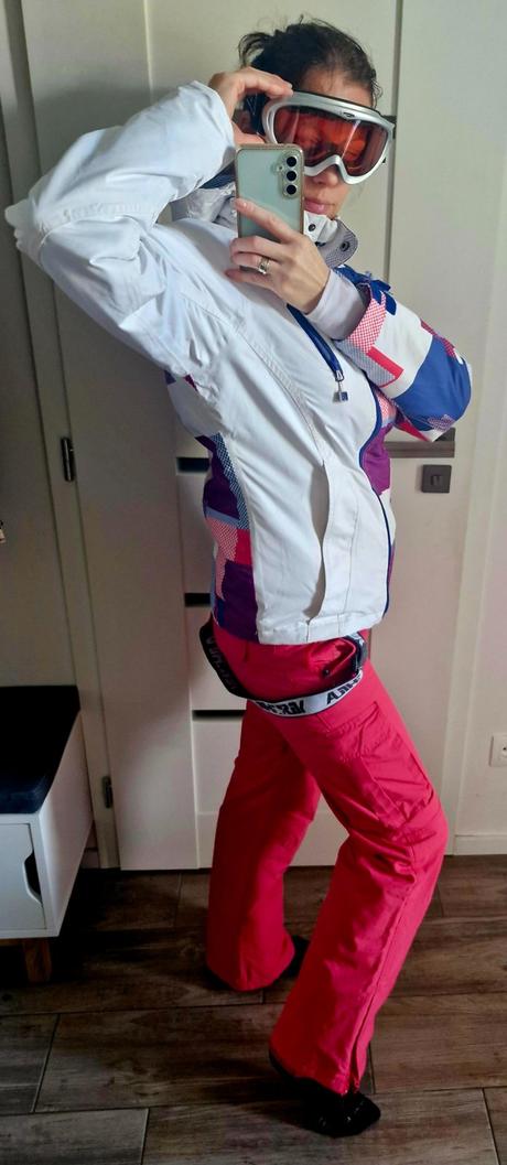 Perfektna stylova lyziarska suprava pre slecnu v.s, authority,s