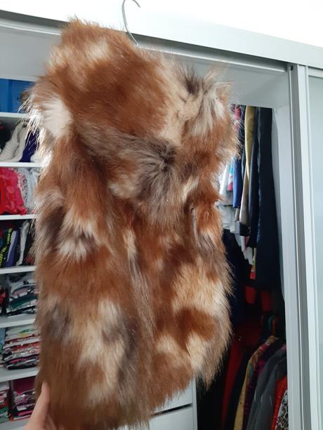 Dokonalá kožušinková vestička od nextu na 4-7r., next,122