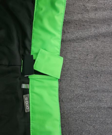 Kvalitné 4f lyžiarske nohavice, 176