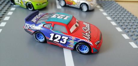 Cars, séria mcqueen autá,