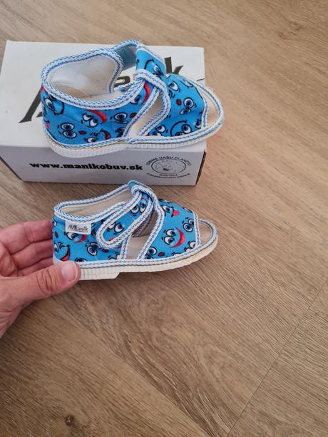 Papucky, manik,20
