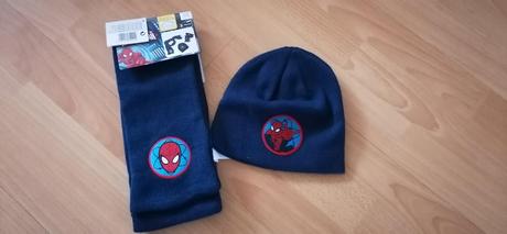 Nenosená čiapka a šál, 104