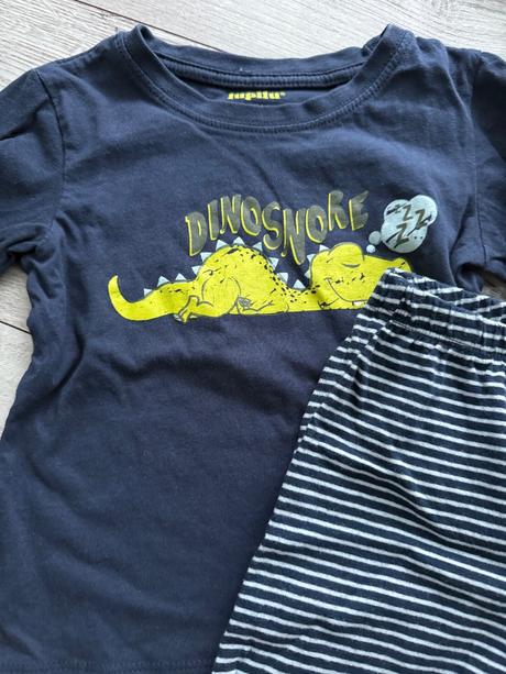 Pyžamko 98/104, lupilu,104