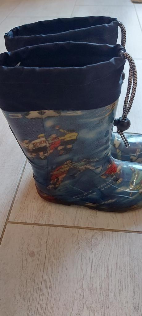 Gumáky č. 32 a 33, 32