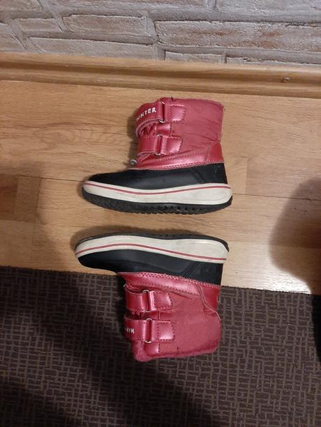 Dievčenské snehule, 25