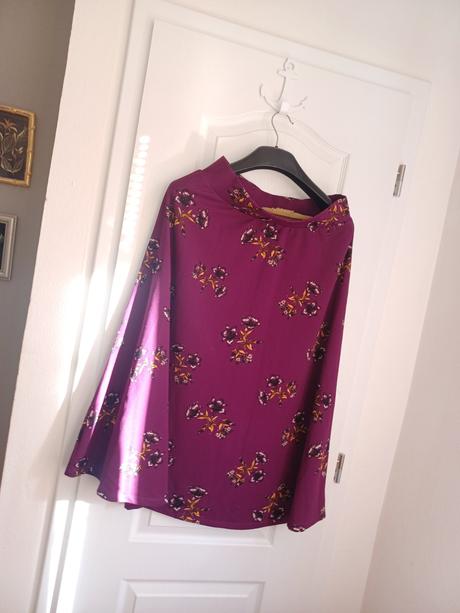 Kvietkovana sukňa m/l, m