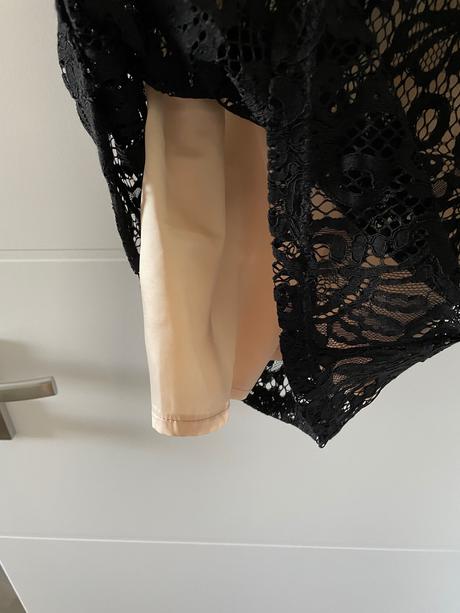 Elegantne cipkove šaty xs, benetton,xs