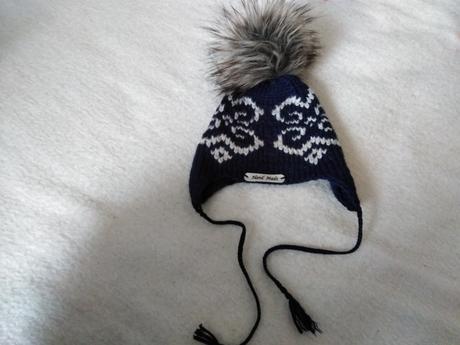 Zimná čiapka s velkym bombrlcom, 62