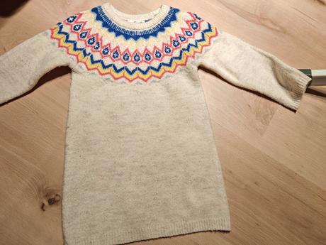 Pulovrikove šaty sadnú od 92 do 104, 104