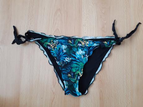 Zaujímavé dvojdielné plavky č. s, s