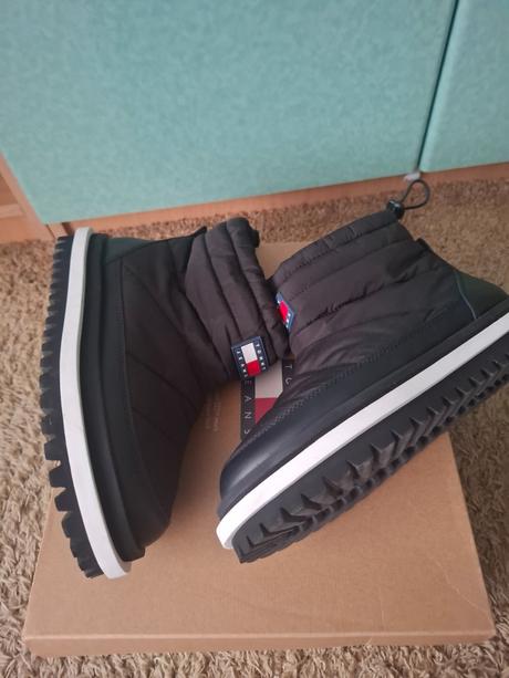 Snehule, tommy hilfiger,39