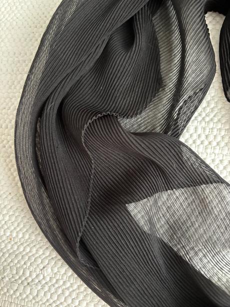 Čierna šatka mango, mango