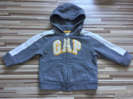 Sivá mikinka gap, gap,86