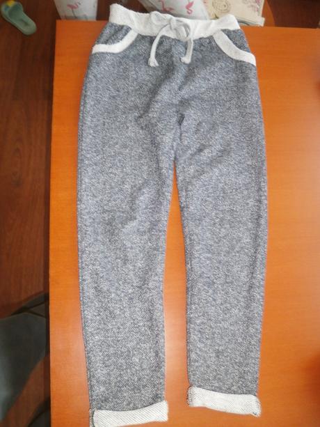 Teplákové nohavice, 122