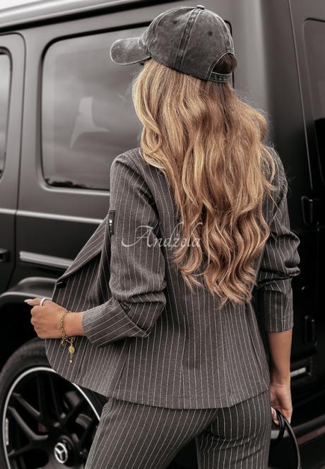 Športovo-elegantný kostým, s