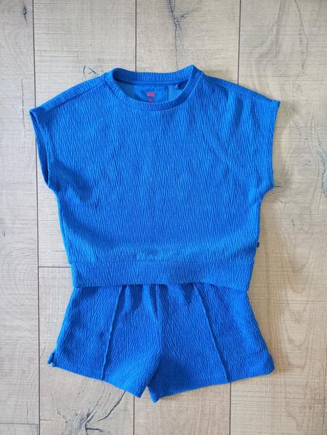 Suprava na leto / tricko a kratasy, 134