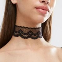 Lace choker,