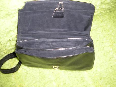 323. čierna kabelka,