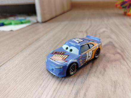 Auto disney pixar cars bobby swift,