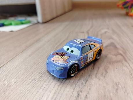 Auto disney pixar cars bobby swift,